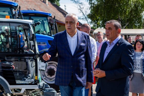 Градоначелник Бакић обишао нова возила и радне машине ЈКП „Чистоћа и зеленило“